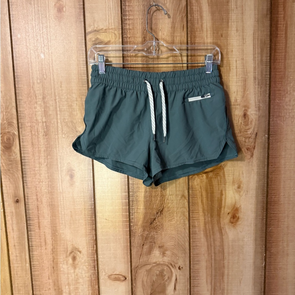 Vuori Clementine 2.0 Short 4" $58 Retail - Picture 2 of 10